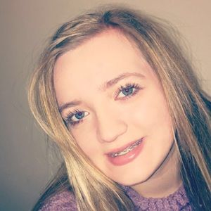 Meet your Posher, Adrianne